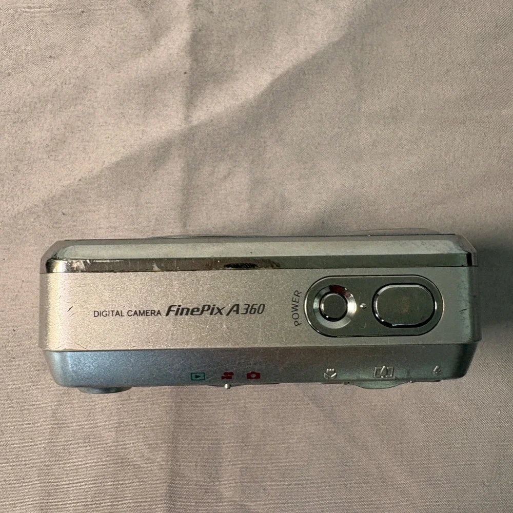 Fujifilm FinePix A360 Digital Camera 4.1MP Silver Blue Point and Shoot Untested
